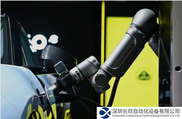 路特斯發(fā)布全球首款量產(chǎn)“閃充機器人”，可自動為電動汽車充電