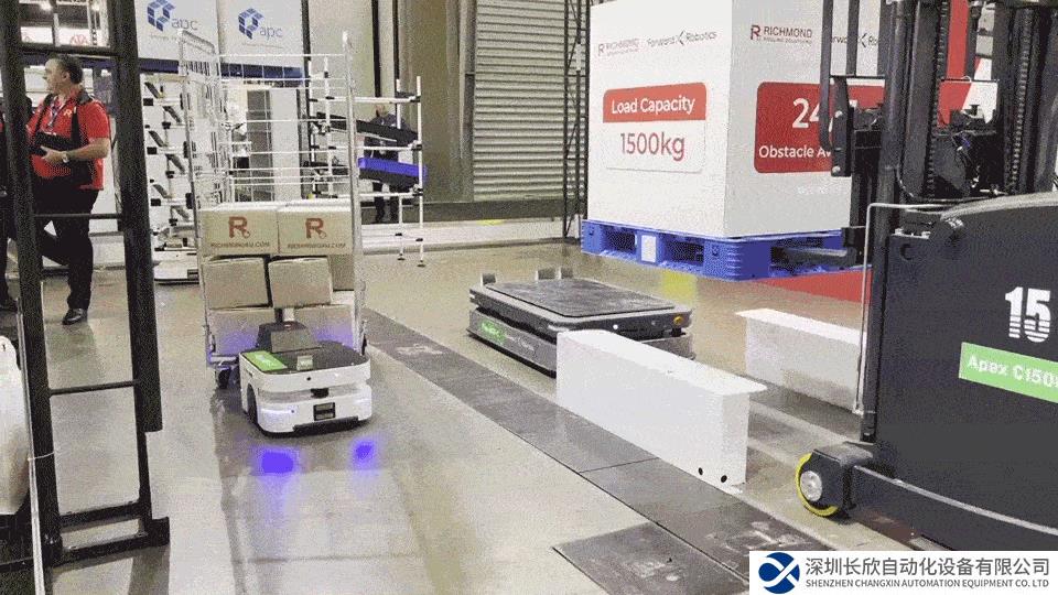 重新定義籠車搬運 靈動科技重磅發(fā)布牽引式AMR Flex60-T