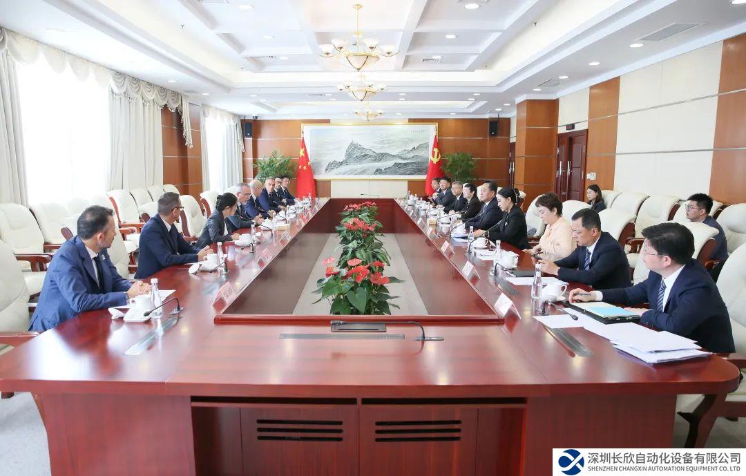 深化本土布局，堅(jiān)定區(qū)域發(fā)展承諾｜柯馬全球首席執(zhí)行官與松江區(qū)政府展開交流座談