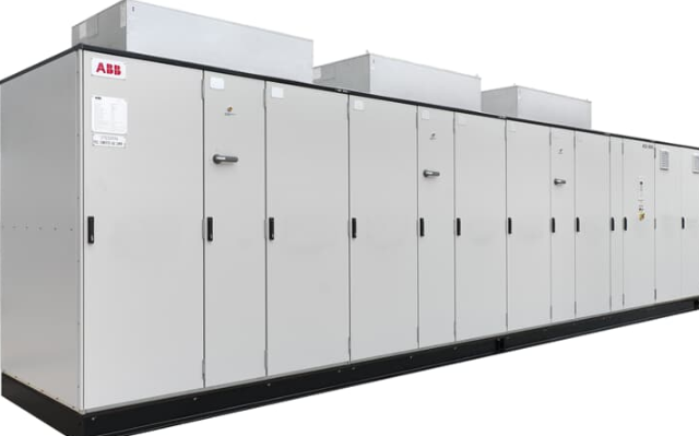 ABB	ACS5000 3BHE037864R0104